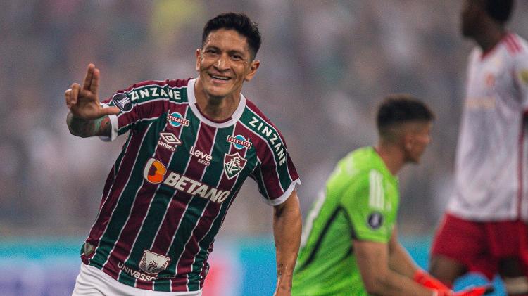 Cano celebra gol pelo Fluminense contra o Internacional na Libertadores