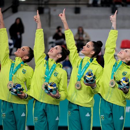 Pan 2023: Equipe do Brasil de ginástica rítmica com a medalha de ouro