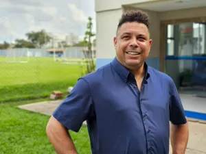 Ronaldo Fenômeno anuncia leilão beneficente com jantar de gala em novembro