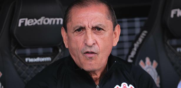 Ramón Escala Romero Desarma Linha de Três no Corinthians em Jogo Decisivo.