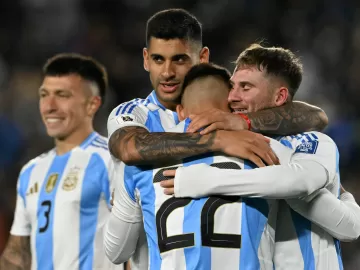 Argentina se vira sem Messi, vence Chile e amplia domínio nas Eliminatórias