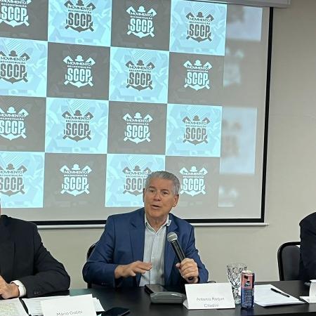 Mário Gobbi, Antonio Roque Citadini e Caetano Blandini em coletiva do Movimento Reconstrução SCCP