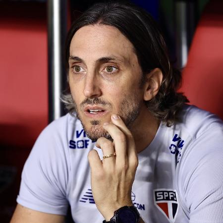 Luis Zubeldía, técnico do São Paulo, durante jogo contra o Botafogo