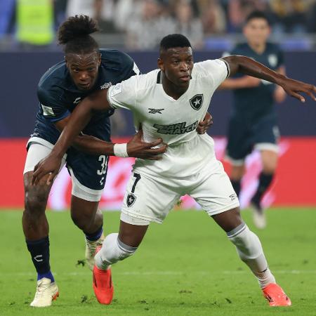 Luiz Henrique em ação durante Botafogo x Pachuca