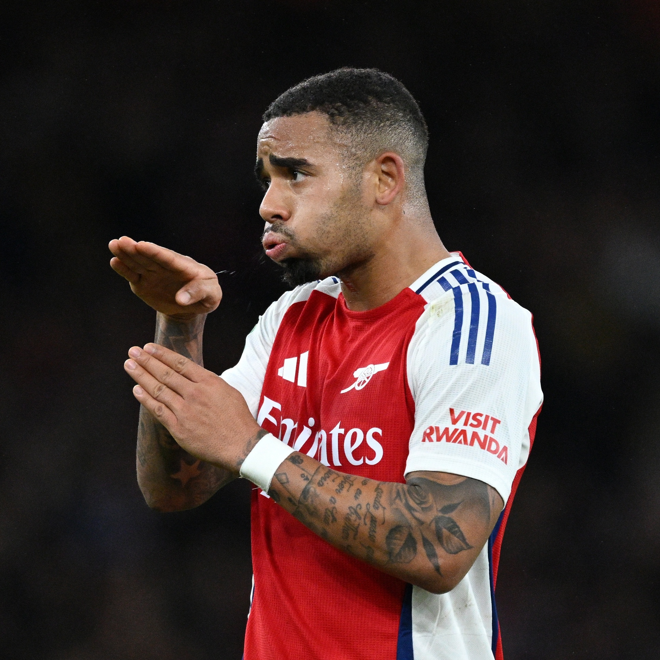 Gabriel Jesus renasce no Arsenal em meio a especulações no Brasil