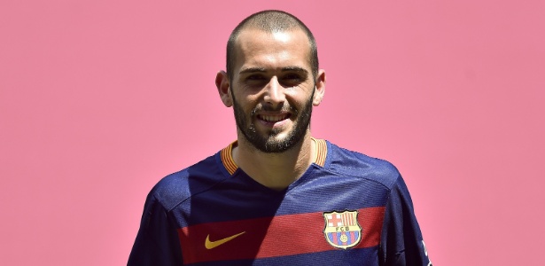 Aleix Vidal teve poucas oportunidades com a camisa do Barcelona - JOSEP LAGO/AFP