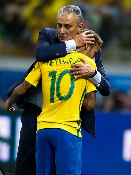 Tite e Neymar abraço - Alexandre Schneider/Getty Images
