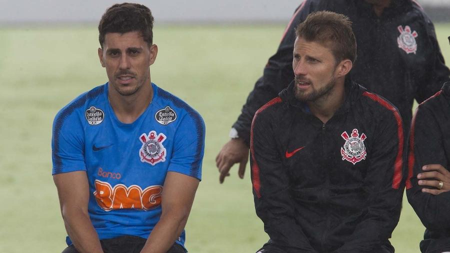 Danilo Avelar e Henrique, junto a Manoel, já foram os titulares mais criticados do Corinthians e agora se ajustam - Daniel Augusto Jr./Ag. Corinthians