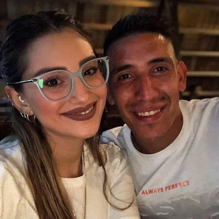 O argentino Ricardo Centurión publica foto em homenagem à namorada Melody Pasini - Reprodução/Instagram/@adrianricardo1993