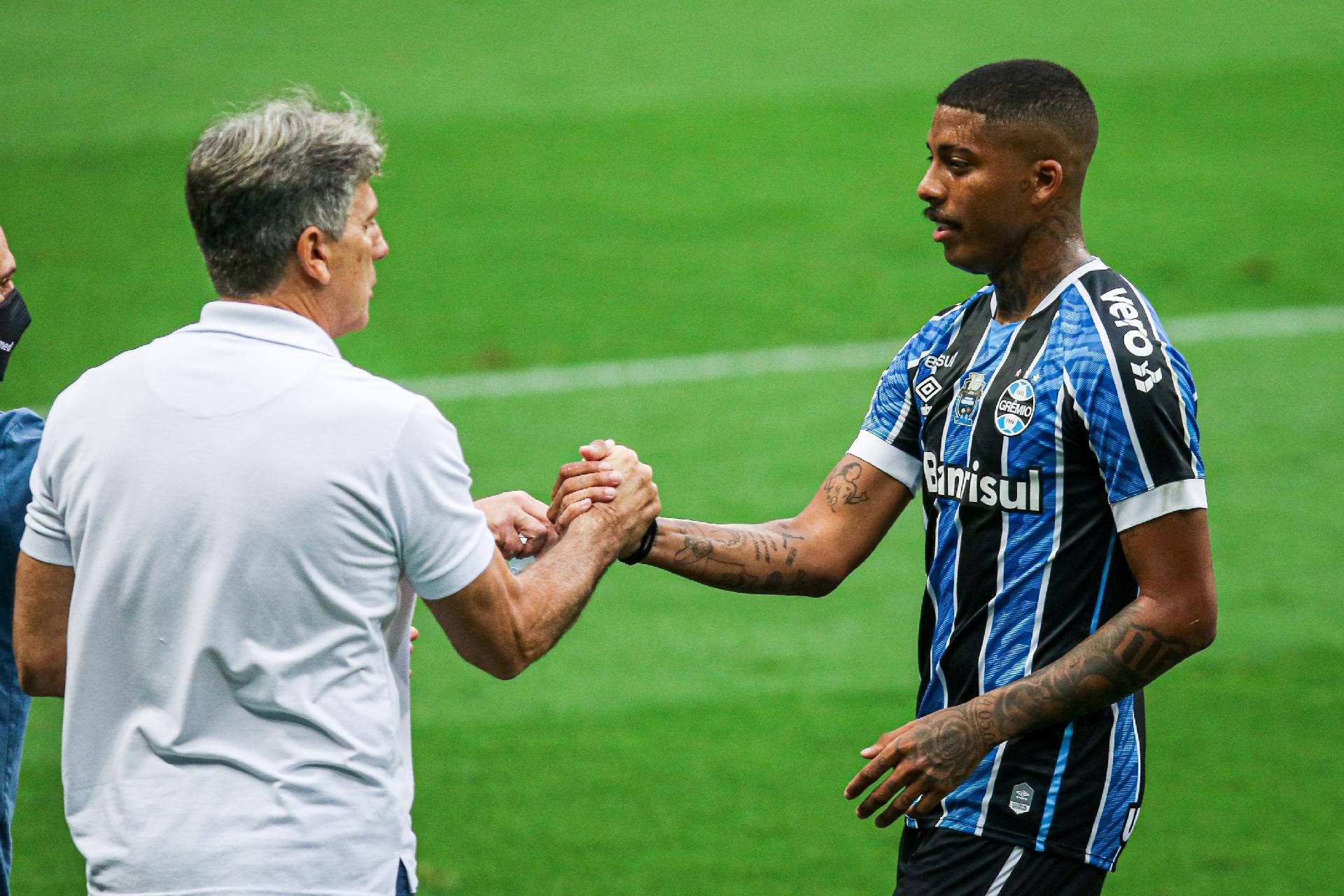 Renato faz mistério sobre volta de Jean Pyerre contra o Santos: Vou falar com o departamento médico