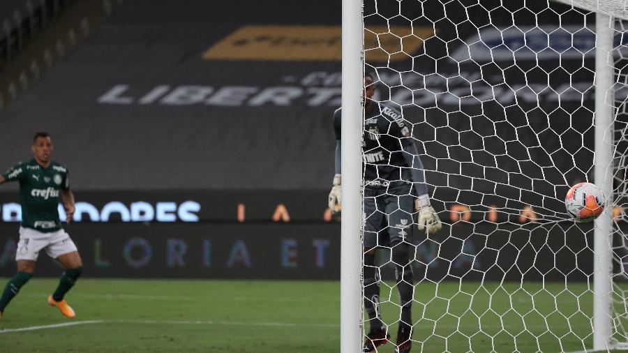 Momento do gol de Breno Lopes, que garantiu o título do Palmeiras na Libertadores 2020 - Ricardo Moraes/Getty Images