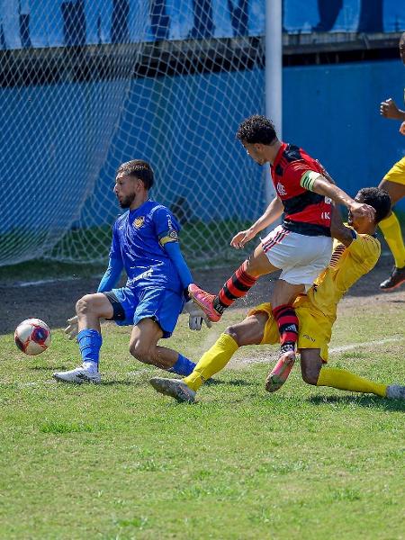 Daniel Cabral faz o gol de empate do Flamengo sub-20, diante do Madureira, pelo Carioca - Marcelo Cortes/Flamengo