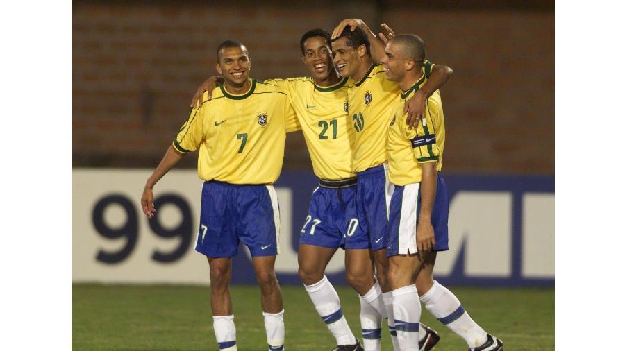 Copa América de 2001: Amoroso, Ronaldinho, Rivaldo e Ronaldo pelo Brasil contra a Venezuela - Antônio Gaudério/Folhapress