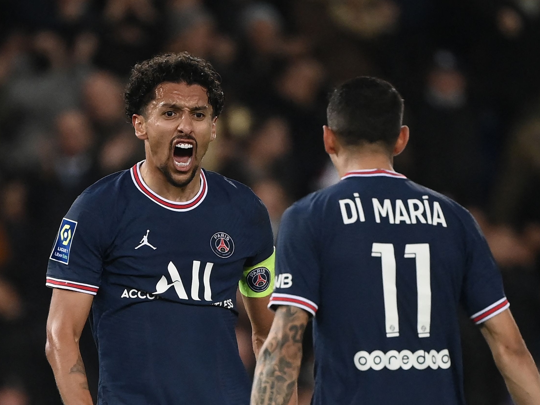 PSG domina do início ao fim, goleia Olympique de Marseille e se