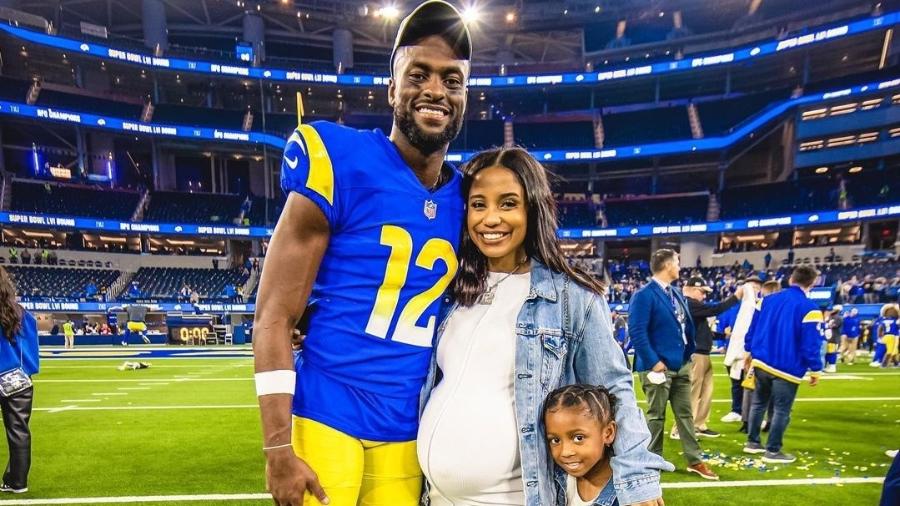 Van Jefferson, do Rams, ao lado de sua esposa e filha - Reprodução/Instagram