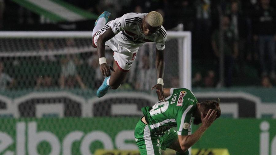 Arboleda, durante a partida entre Juventude e São Paulo - Miguel SCHINCARIOL/São Paulo FC