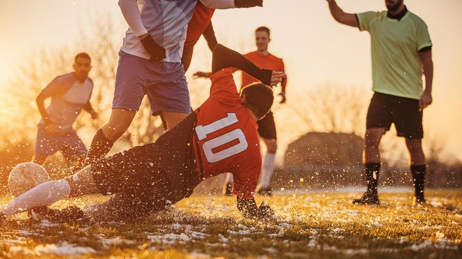 Joga futebol com os amigos e quer melhorar?