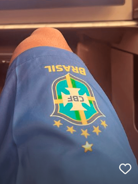 Neymar colocou uma sexta estrela no escudo da seleção brasileira - Reprodução/Instagram