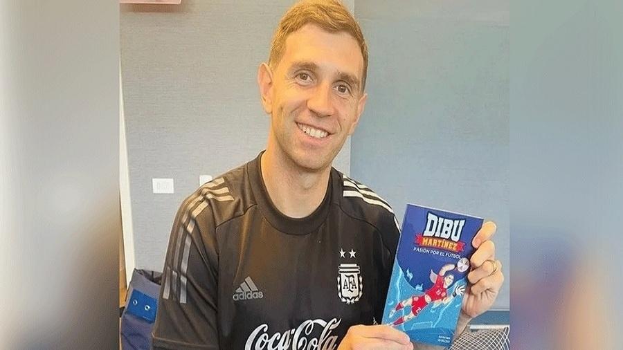 Goleiro argentino Dibu Martínez lança livro infantil e incentiva a leitura em seu país - Divulgação