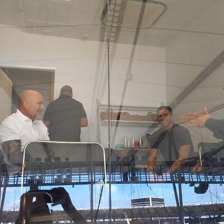 Jorge Sampaoli conversa com Marcos Braz no Maracanã - Igor Siqueira / UOL