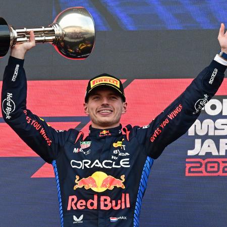 Max Verstappen celebra vitória no GP do Japão