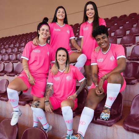 Ferroviária usará camisa inspirada no Outubro Rosa