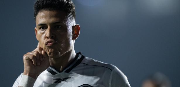 Dínamo Moscou desiste de atacante do Botafogo e repete desculpa com Plata