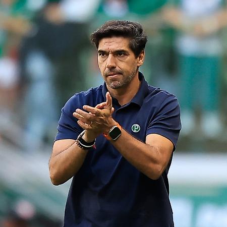 Abel diz que desafiou jogadores no intervalo: 'Conseguem fazer mais?'