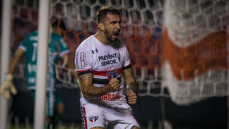 Ex-São Paulo, Lucas Pratto agora veste a camisa do Defensa y Justicia, da Argentina