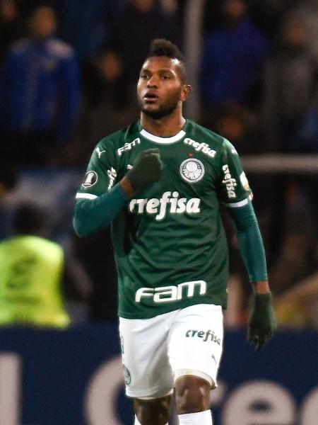 Miguel Borja comemora seu gol pelo Palmeiras contra o Godoy Cruz pela Libertadores - Andres Larrovere / AFP