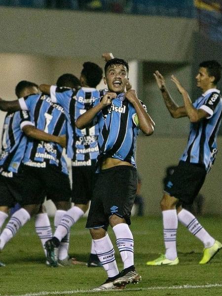Matheus Nunes, capitão do Grêmio na Copinha, comemora gol que levou time à final - Divulgação