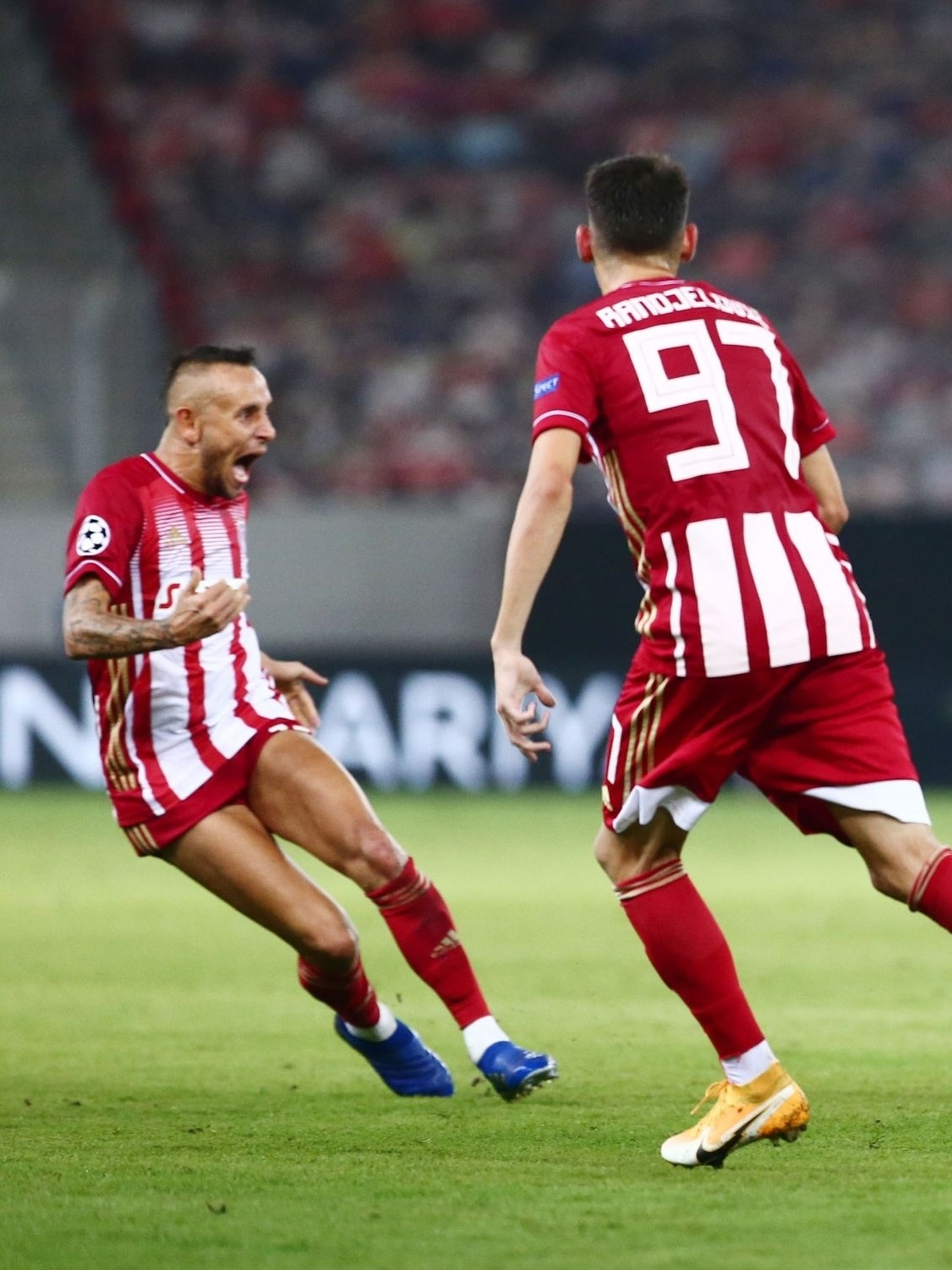 Playoffs da Champions: novo time de Rafinha, Olympiacos encara vencedor de  duelo sérvio-cipriota, liga dos campeões