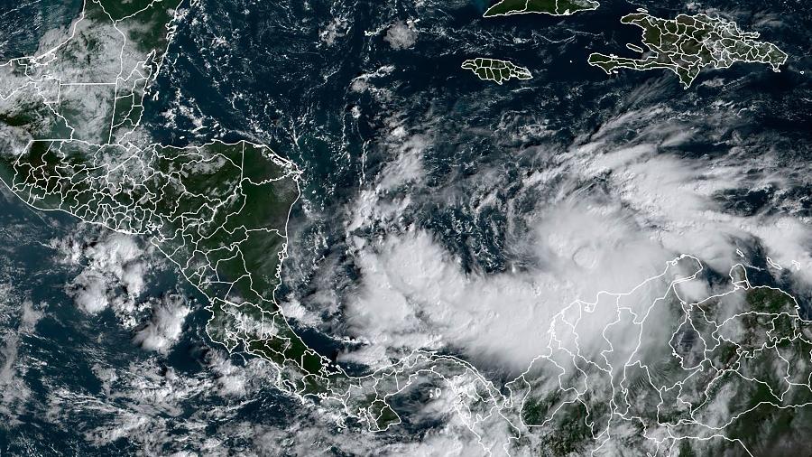 Tempestade Tropical Iota deve alcançar a categoria de furacão neste fim de semana - RAMMB/NOAA/NESDIS / AFP