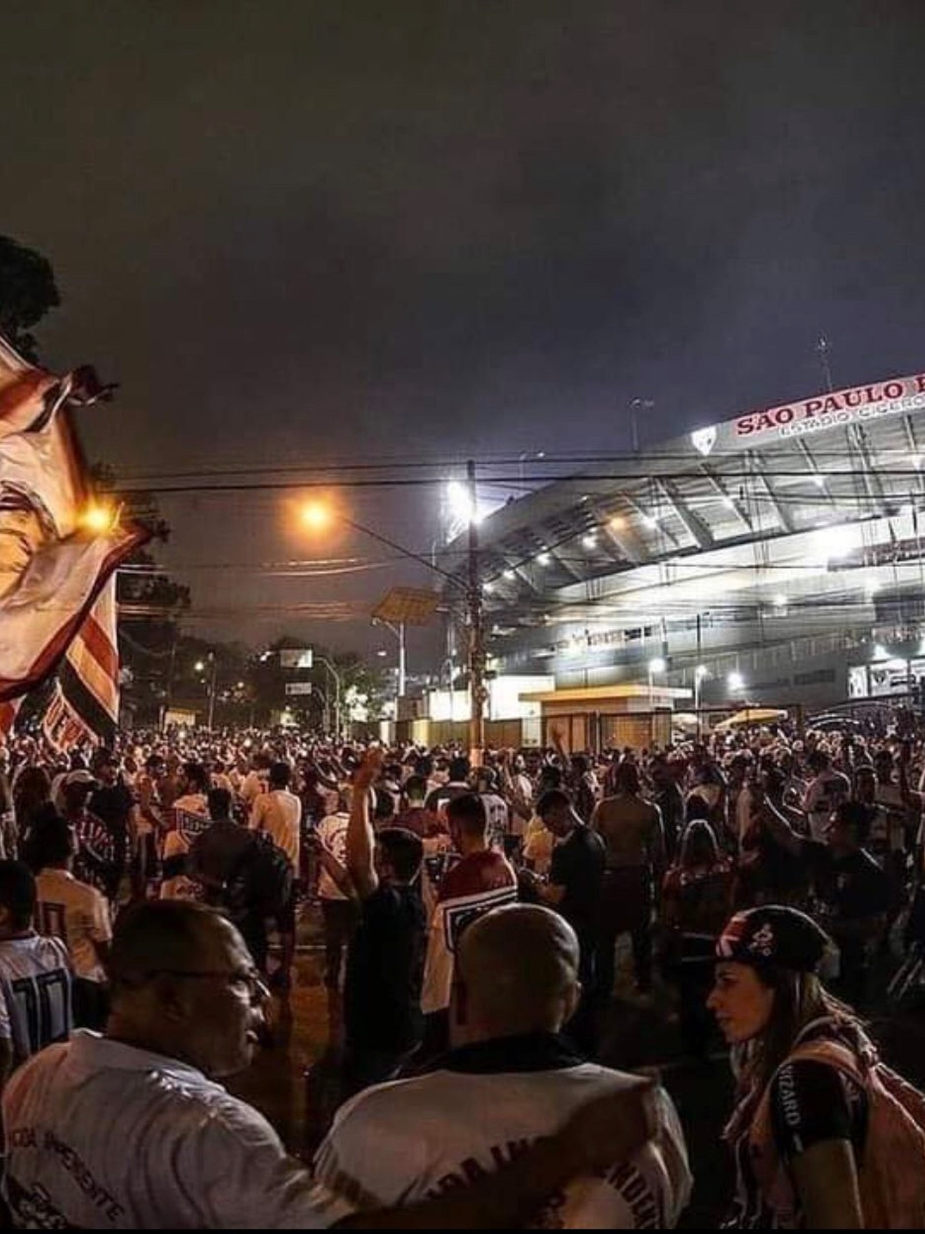 Vamos lotar o Morumbi! Conforme jornalista, torcedores planejam uma enorme  festa para o jogo de hoje