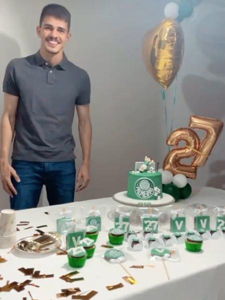 Goleiro Vinicius Silvertre comemora aniversário com festa do Palmeiras - Reprodução/Instagram