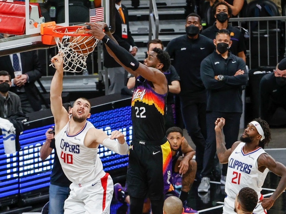 Los Angeles Clippers vence Phoenix Suns na abertura da série