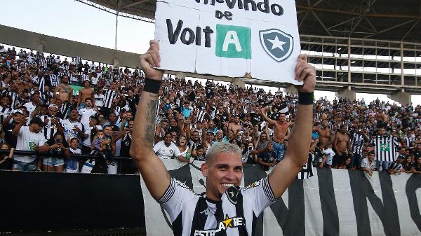 Rafael Navarro comemora volta do Botafogo à elite do futebol brasileiro