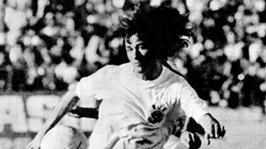 Ademir Gonçalves, ex-zagueiro do Corinthians, em registro de setembro de 1975 - Reprodução/Placar