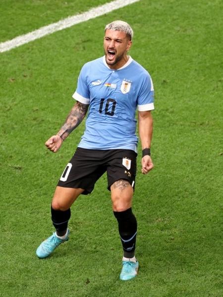Giorgian de Arrascaeta celebra após marcara o primeiro gol do Uruguai nesta Copa do Mundo - Ryan Pierse/Getty Images