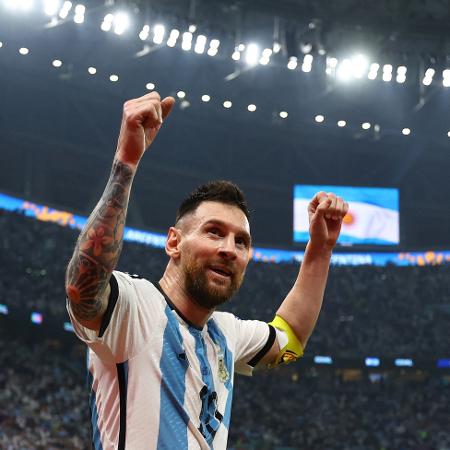 Messi comemora o 3º gol da Argentina sobre a Croácia, pela Copa do Mundo do Qatar - Molly Darlington/Reuters