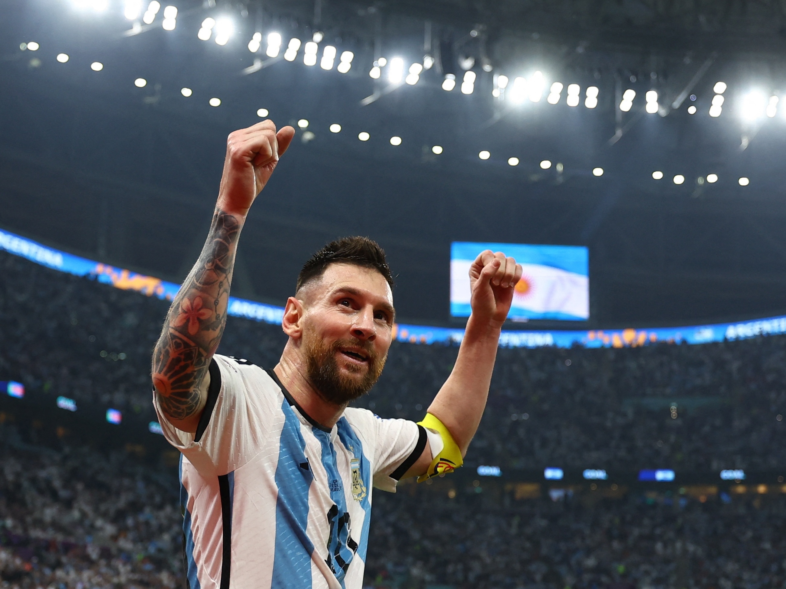 Que emoção ver Messi em dia de Maradona e o jogo exuberante da Argentina!