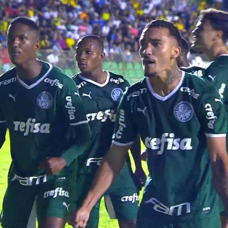 Jogadores do Palmeiras comemoram gol sobre o Mirassol em jogo da Copinha - Reprodução/sportv