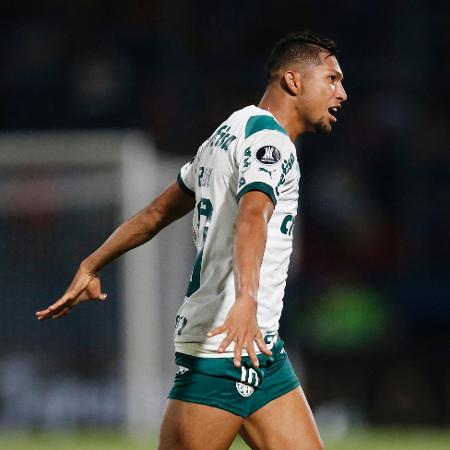 Rony comemora gol marcado pelo Palmeiras contra o Cerro Porteño na Libertadores - REUTERS/Cesar Olmedo