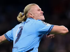 Haaland faz 'gol de caratê', e City atropela Sparta Praga na Champions