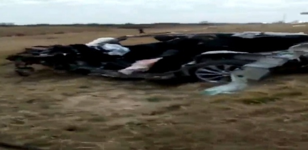 Carro de Barisone ficou destruído com o acidente - Reprodução/TV TN