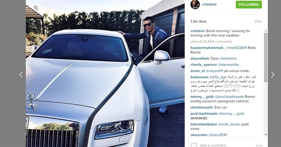 E para que ter só um carro? - Reprodução/Instagram