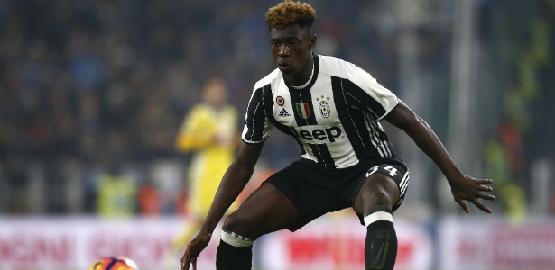 Moise Kean, 16 anos, em sua estreia pela Juventus no Campeonato Italiano - Marco Bertorello/AFP