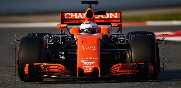 Espanhol tem contrato com a McLaren até o fim de 2017. Falta de resultados da Honda pode atrapalhar uma possível renovação no compromisso para 2018 - Dan Istitene/Getty Images