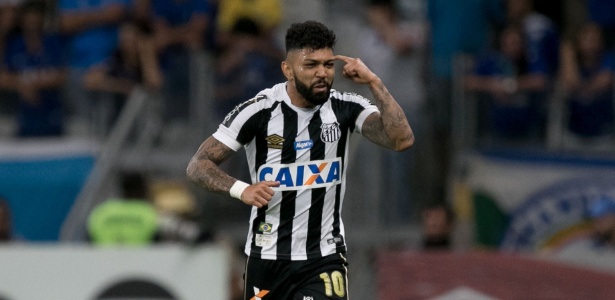 Gabigol comemora após marcar pelo Santos contra o Cruzeiro - Pedro Vale/AGIF