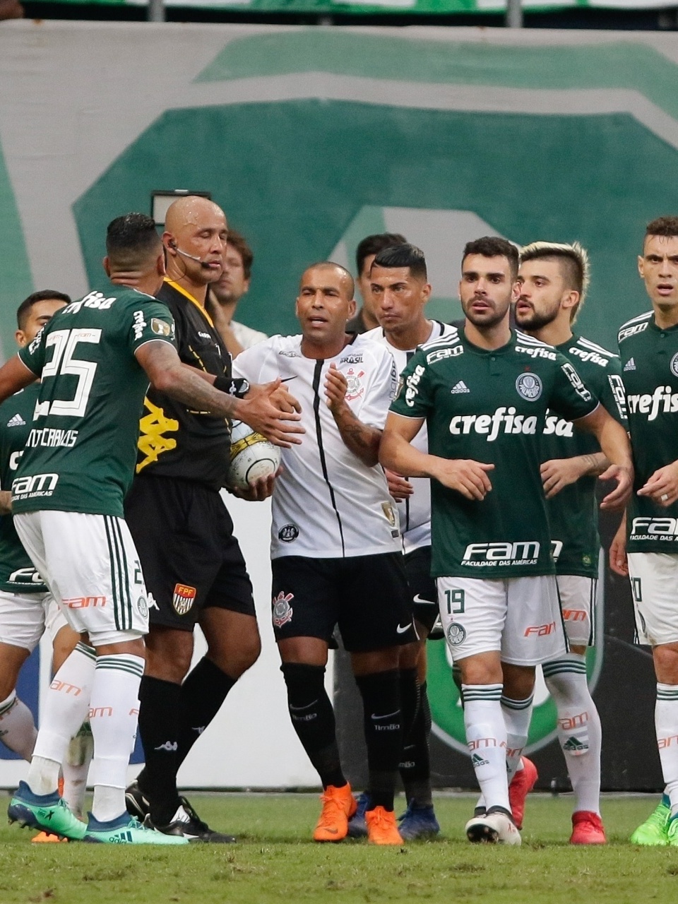 Meia do Corinthians é o melhor jogador sub-23 do Paulistão; veja
